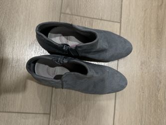 Grey boots