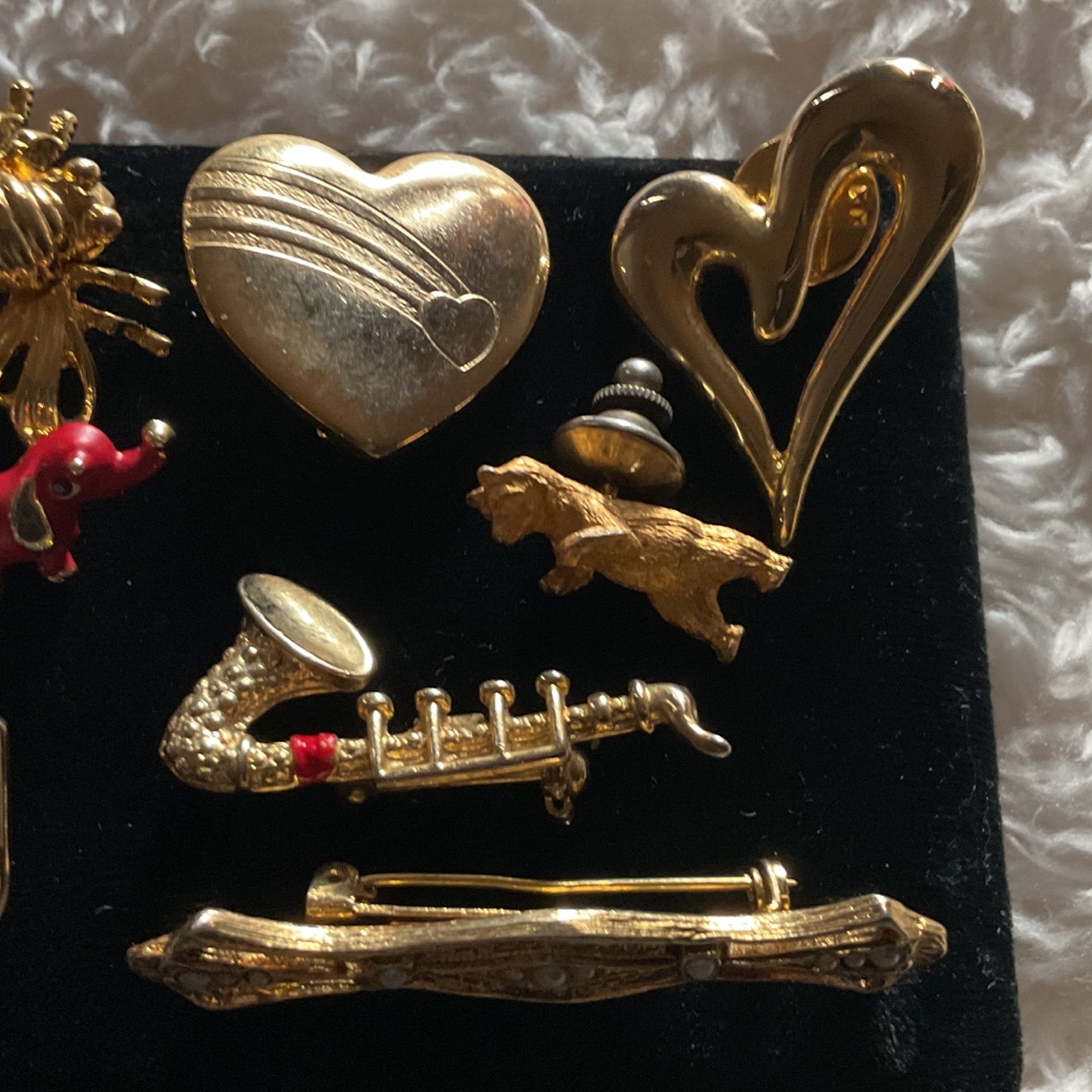 Vintage Solid Goldtone Brooches And Pins …all 8 For $40