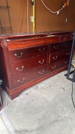 Dresser