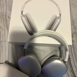 AirPod Maxes( White)