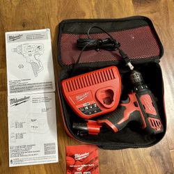 Milwaukee 2407-20 12-Volt Cordless 3/8" Drill/Driver 