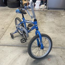 Kids bike with training wheels