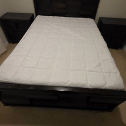 Beautiful QUEEN Bedroom Set With Side Tables