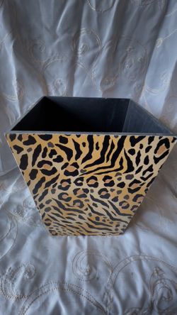Cheetah Trashcan 