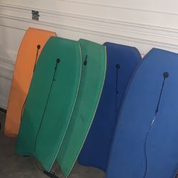 5 Boogie Boards 
