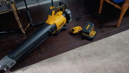 DeWalt blower