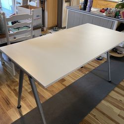 IKEA Gallant Desk / Table