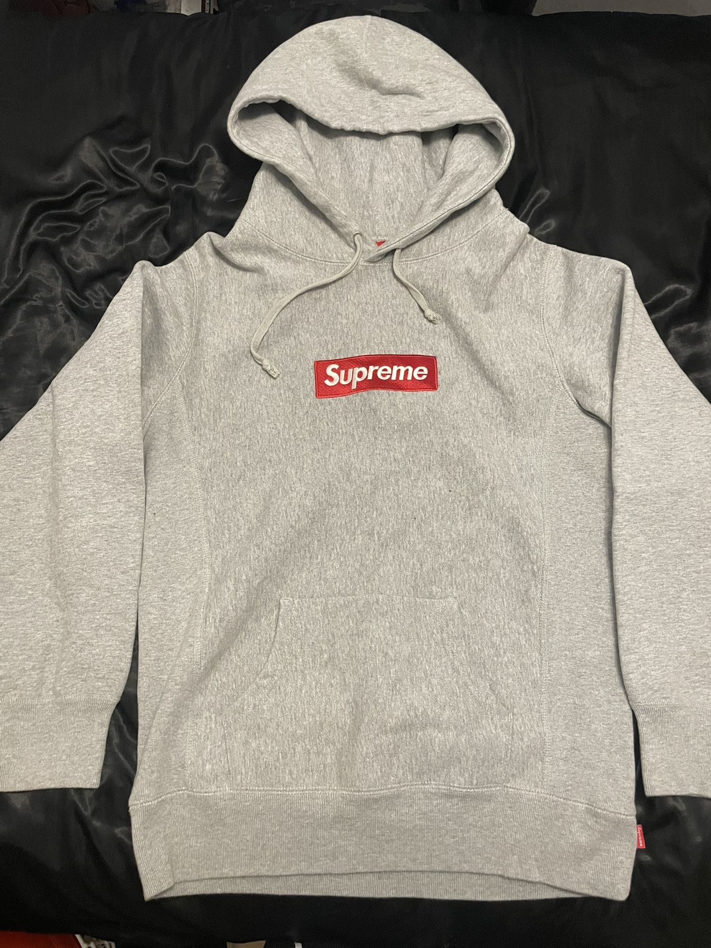 Supreme hoodie