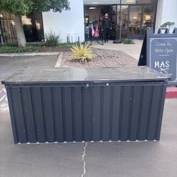 Assembled  As Is 200 Gallon 54"x33" x29" Outdoor Metal Storage Box