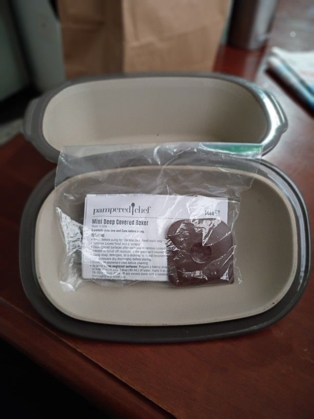 Pampered Chef Mini Deep Cover Baker