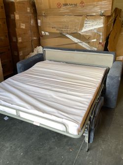 Brand New In Box！77”Pull Out Sofa Bed Sleeper ！chenille！Original price: $1,399！No assembly required.