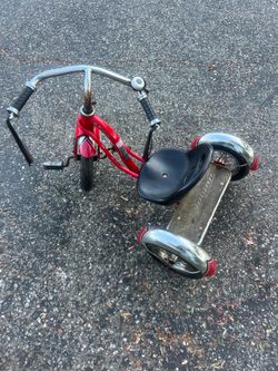 Schwinn Roadster Tricycle