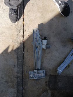 Driver's side front door window motor For A Ford. Explorer 2017