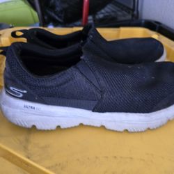 Sketchers Men Ultra Go Walk Shoe