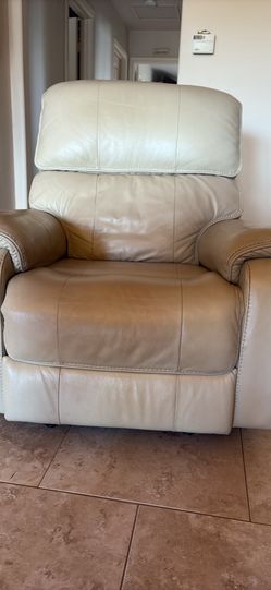 Leather/rocker recliner