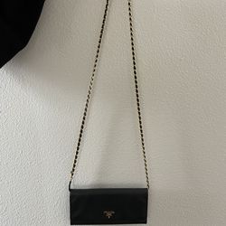 Prada  black saffiano leather wallet crossbody