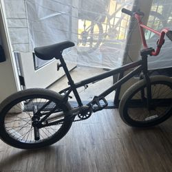 Mongoose 20 inch bmx 