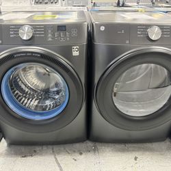 GE front Load Washer And Dryer Set
