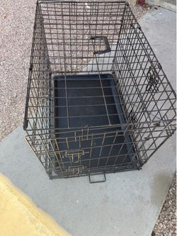 MEDIUM  WIRE DOG KENNEL WITH PAN! EXCELLENT SHAPE! $40