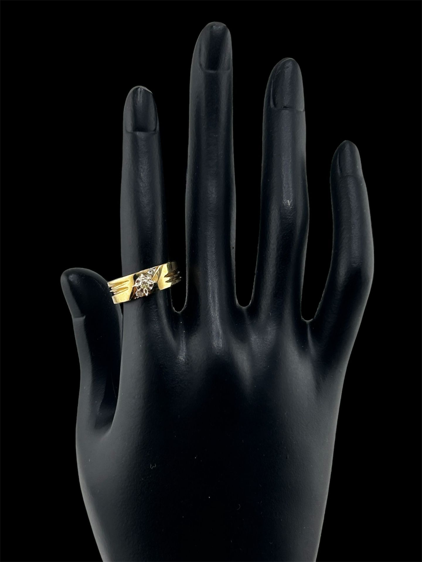 14k Yellow Gold Ring With Diamond