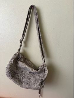 Pink cheetah print barrel bag