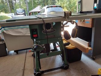 Table Saw With All Kinds Of Extras