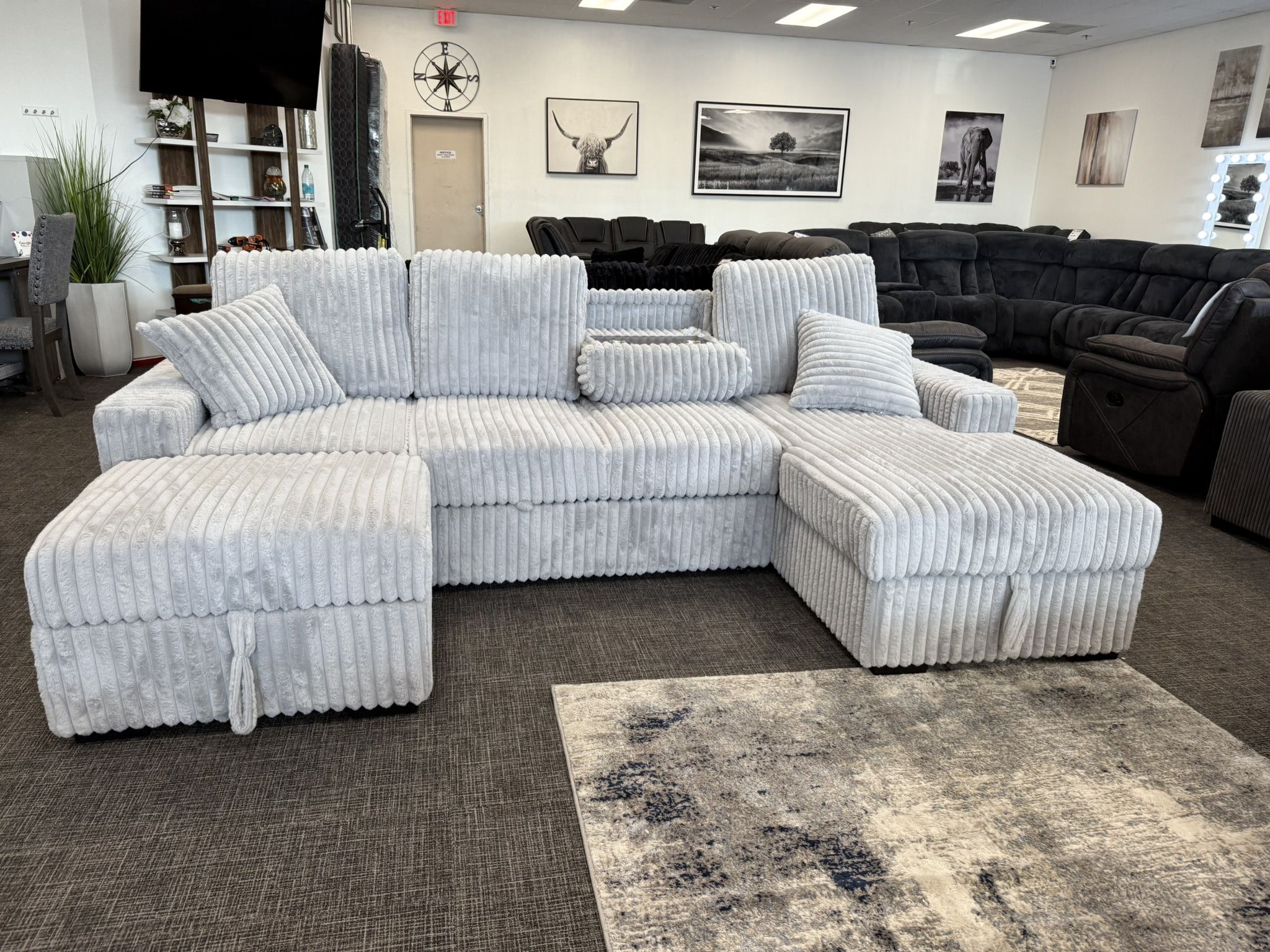 🛋️ Light Gray Corduroy Sectional w/ Pullout & Storage – $999