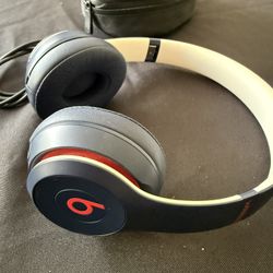 Beats Solo 3 Wireless Bluetooth On- Ear Headphone 