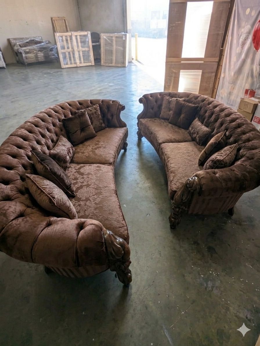 Beautiful set of new sofas