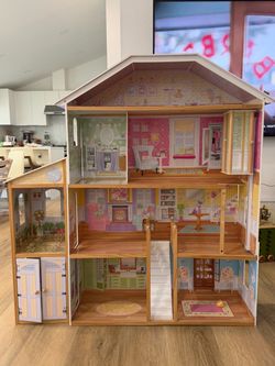Life size dollhouse