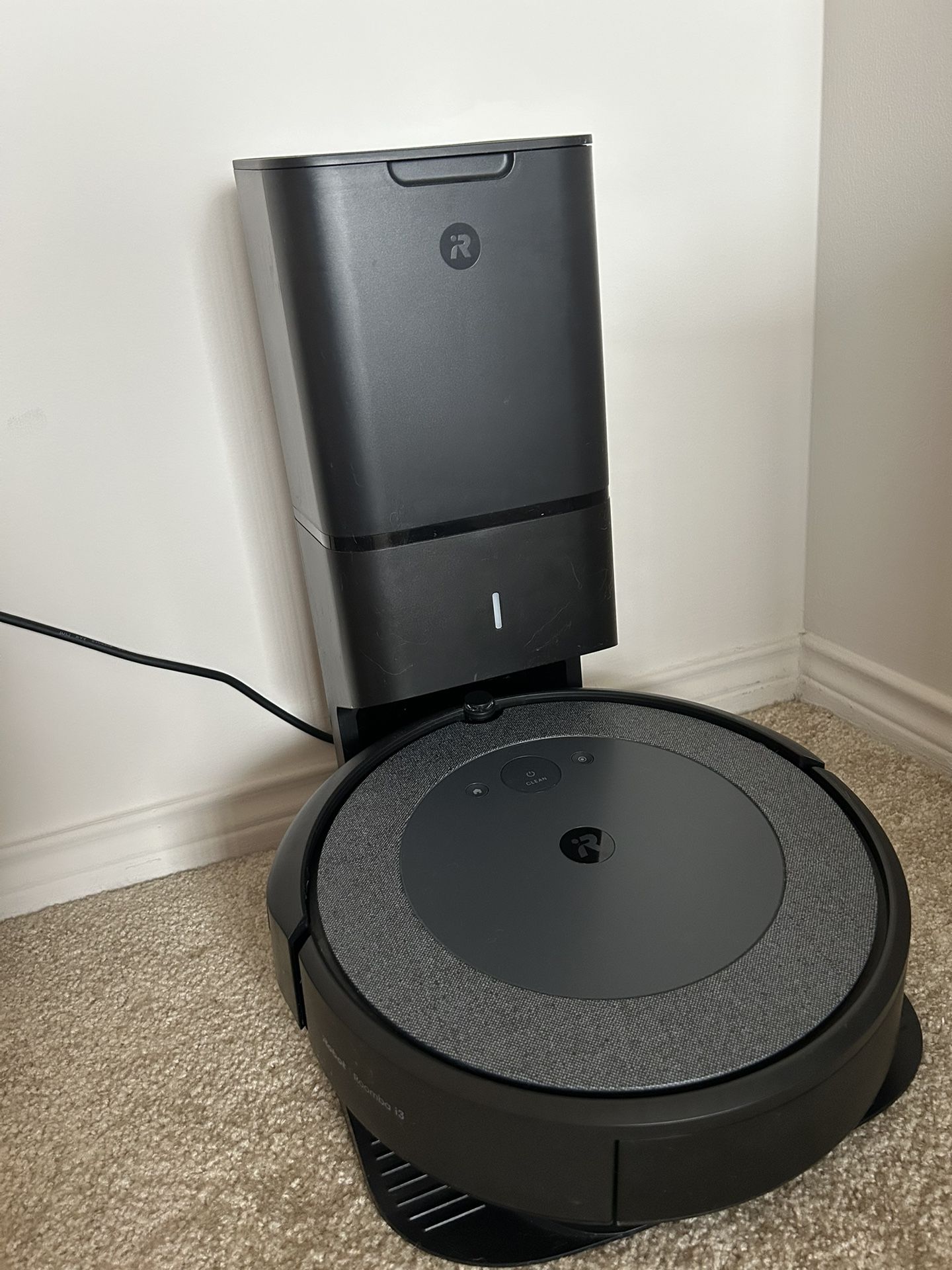 Robot Vacuum i3+ Roomba