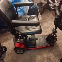 GoGo 3 Wheel Scooter New Battery, Charger Included