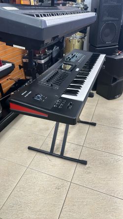 Roland Fantom-7 76-Key Workstation Synthesizer Keyboard w/ Stand