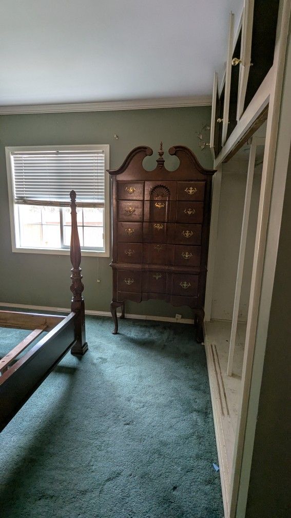 King Size Antique Rice Bedroom Set.
