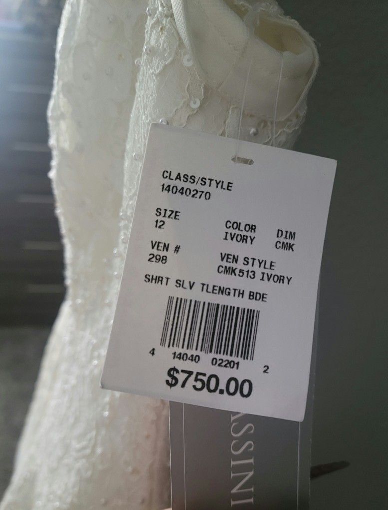 NEW David's Bridal Dress