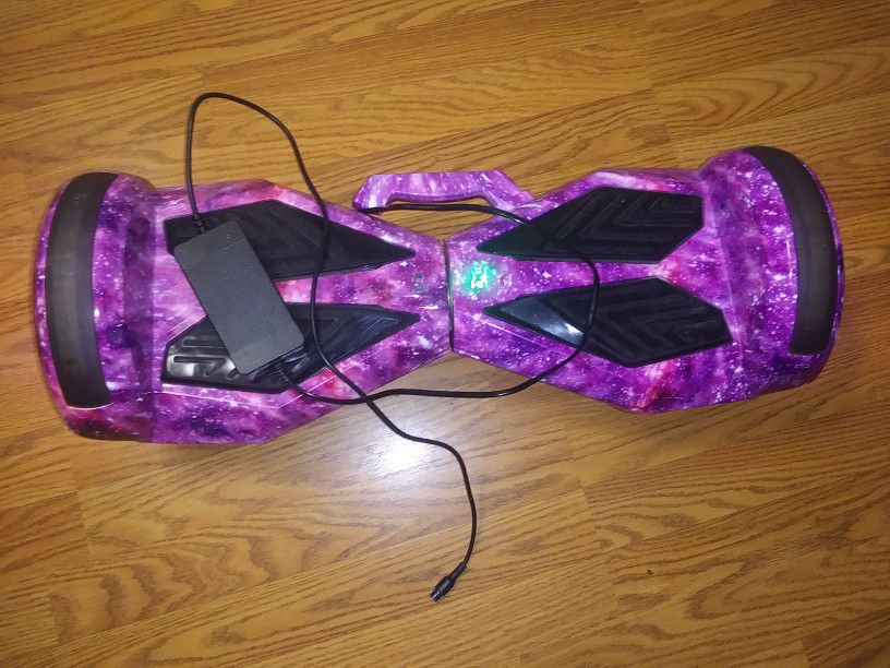 Used Hoverboard In great condition And it’s practically brand new