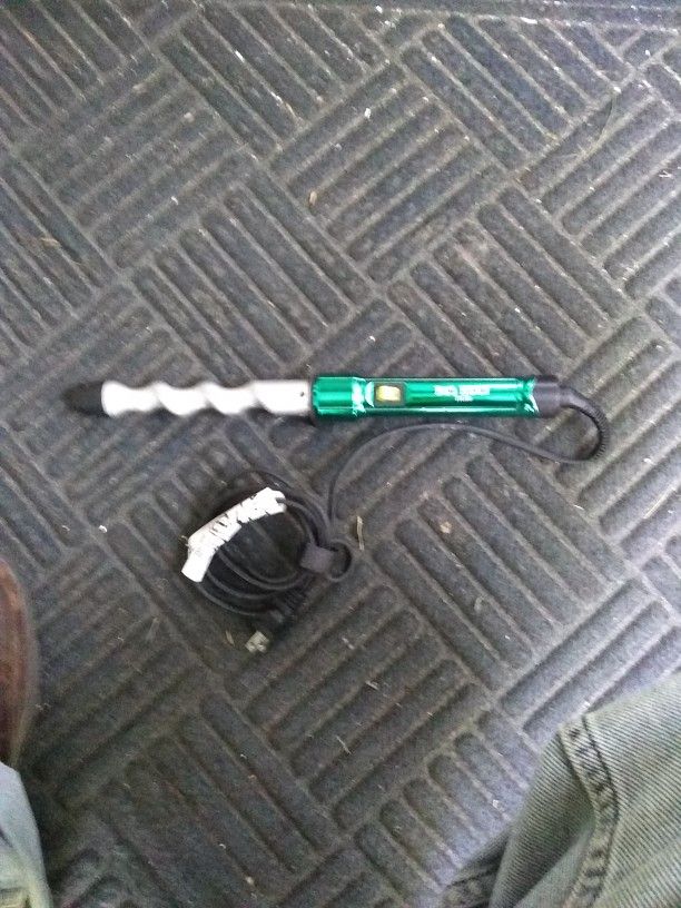 Bed Head: Electric ⚡ Curling Iron. New.