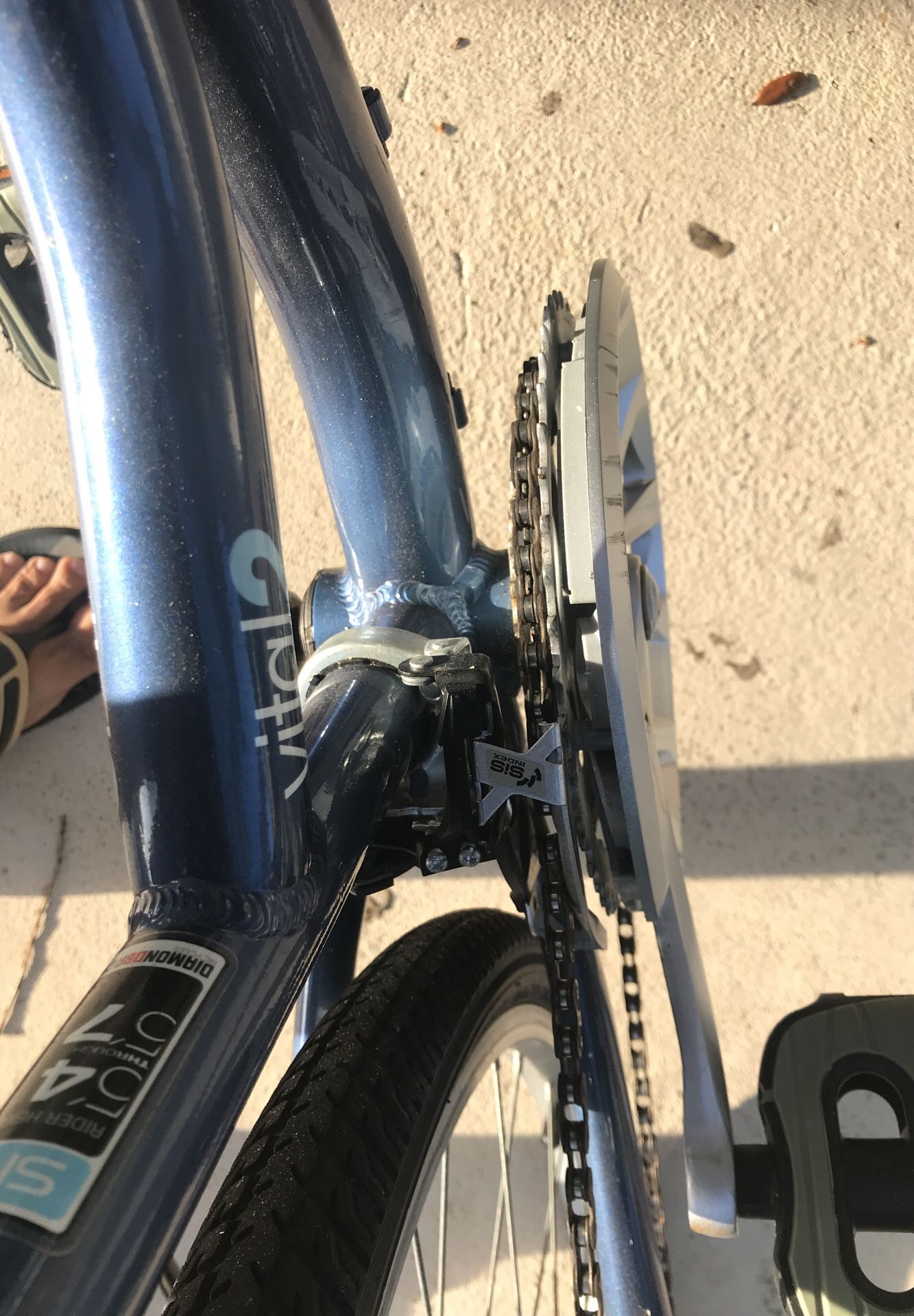 DiamondBack Vital 2 light weight women Bike for Sale in Parkland, FL