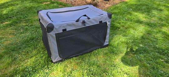 Collapsible pet crate