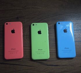 🔥 Lot of 3 Apple iPhone 5C devices being sold strictly for parts or repair.🔥
