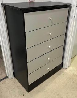 Five drawers dresser