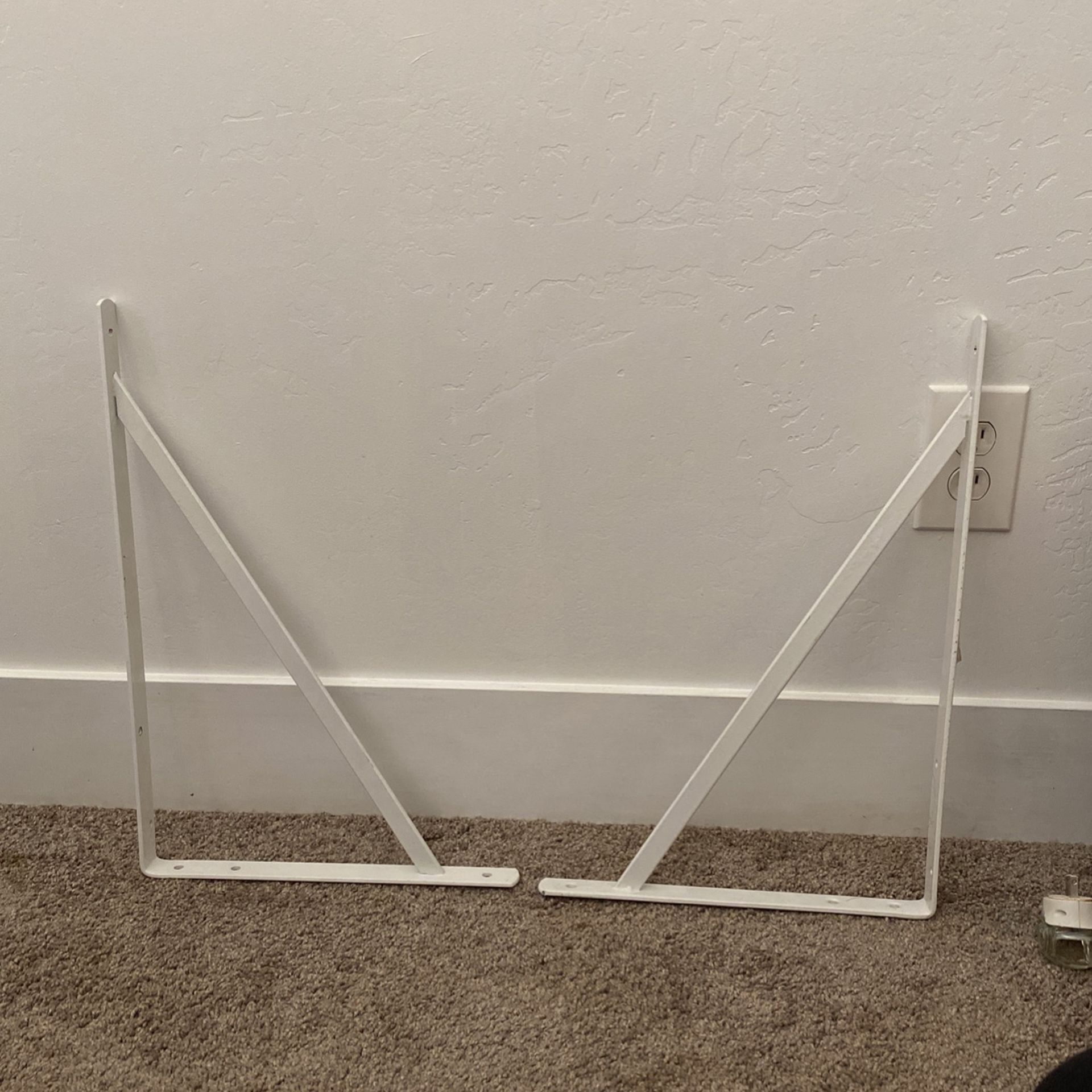 White Shelf Brackets (set of 2)
