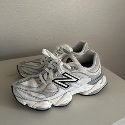 New Balance 9060 Women’s Size 8