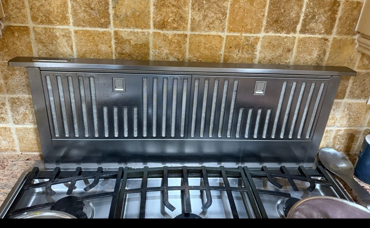 Viking 6 Burner Cooktop And Kitchen Aid Downdraft Exhaust Fan
