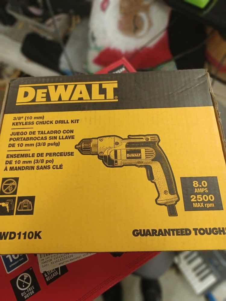 DeWalt 3/8 In Keyless Chuck Drill