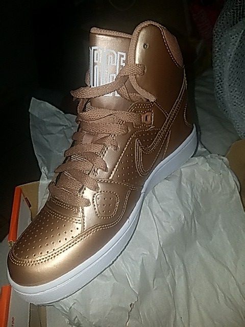 ROSE GOLD NIKE DUNKS SIZE 6