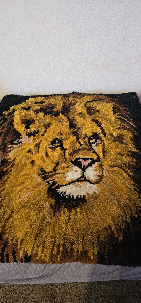 Lion Lach Huke Wall Decor