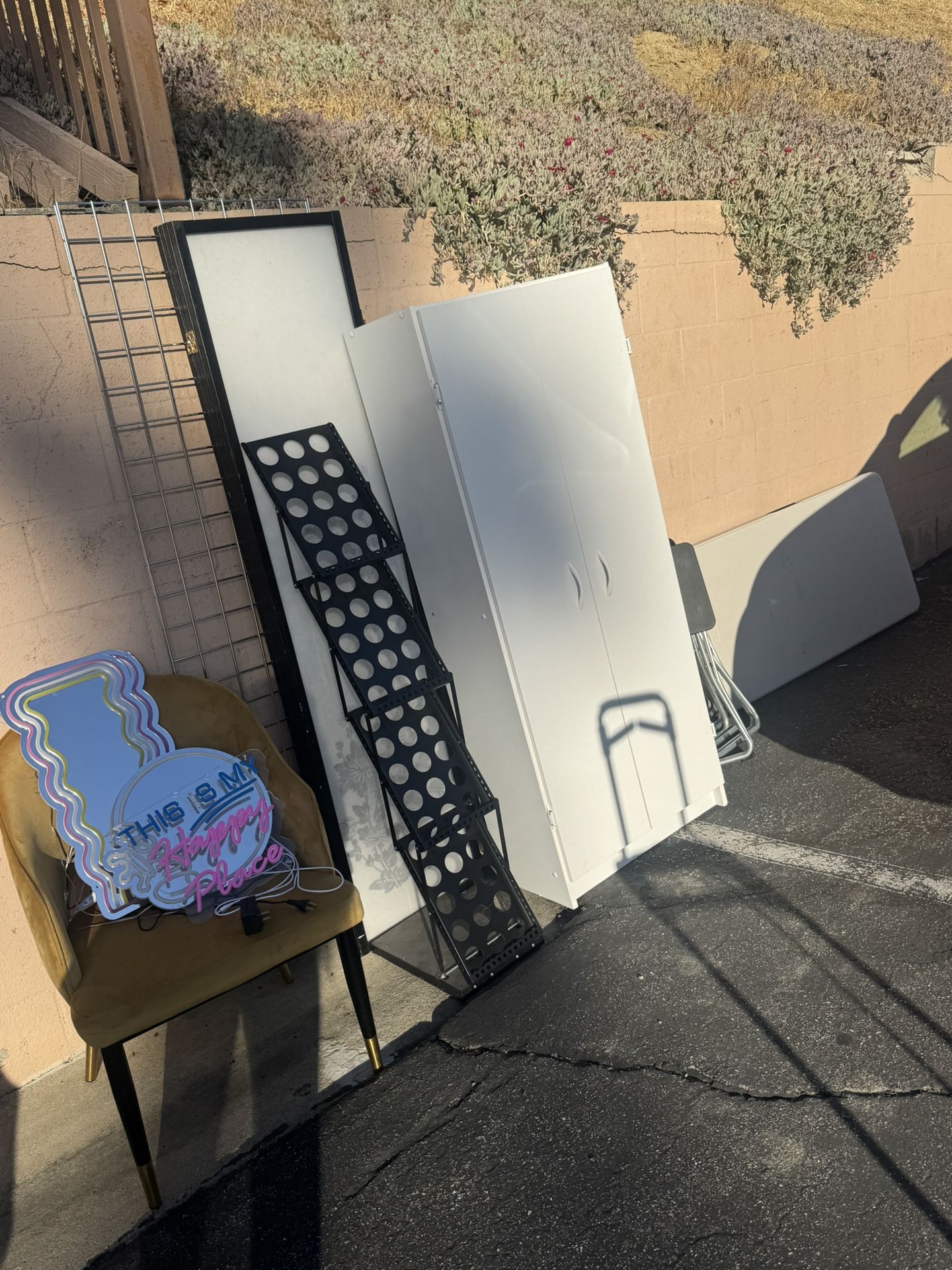 FREE STUFF BEHIND SHELL STATION