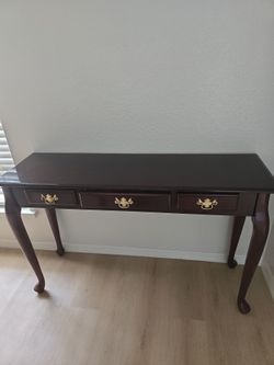 Traditional console table/hall table with center table