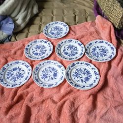 Blue Danube Bread Dish